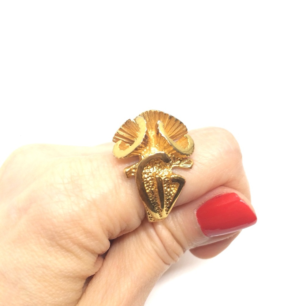 VINTAGE MCM GOLD TONE FLOWER COCKTAIL RING MODERNIST STATEMENT ABSTRACT FLORAL - Picture 3 of 16